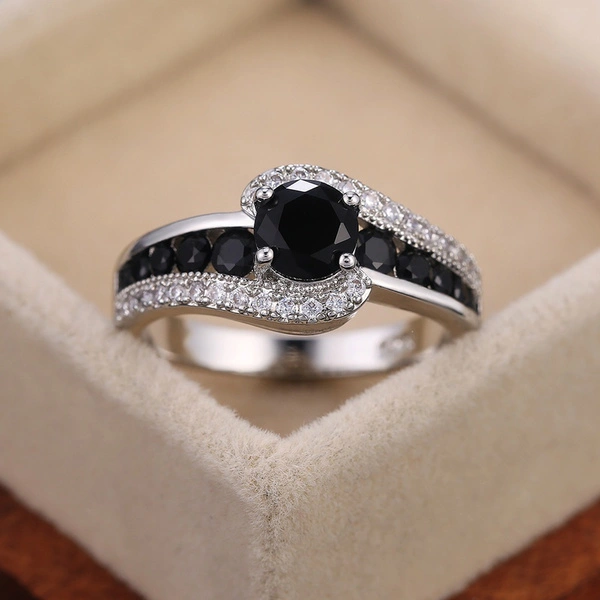 silver-plated Special-interest Black Stone Women Wedding Ring Dazzling Crystal Zircon Delicate Gift Top Quality Female Classic Jewelry