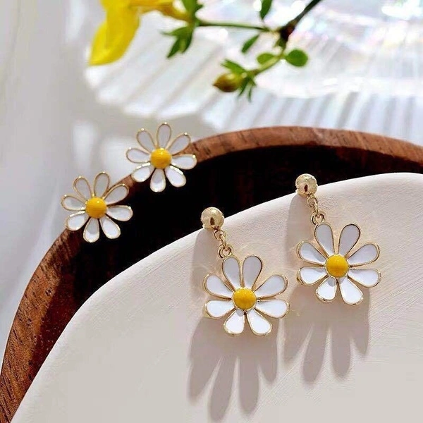 New 925 silver pin minimalist daisy sunflower earrings girl sweet and cute style flower earrings