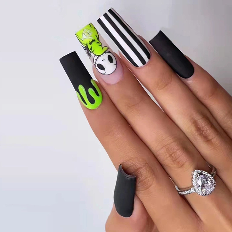 Women Halloween Fake Nails Press on Nails Skull Pattern False Nails