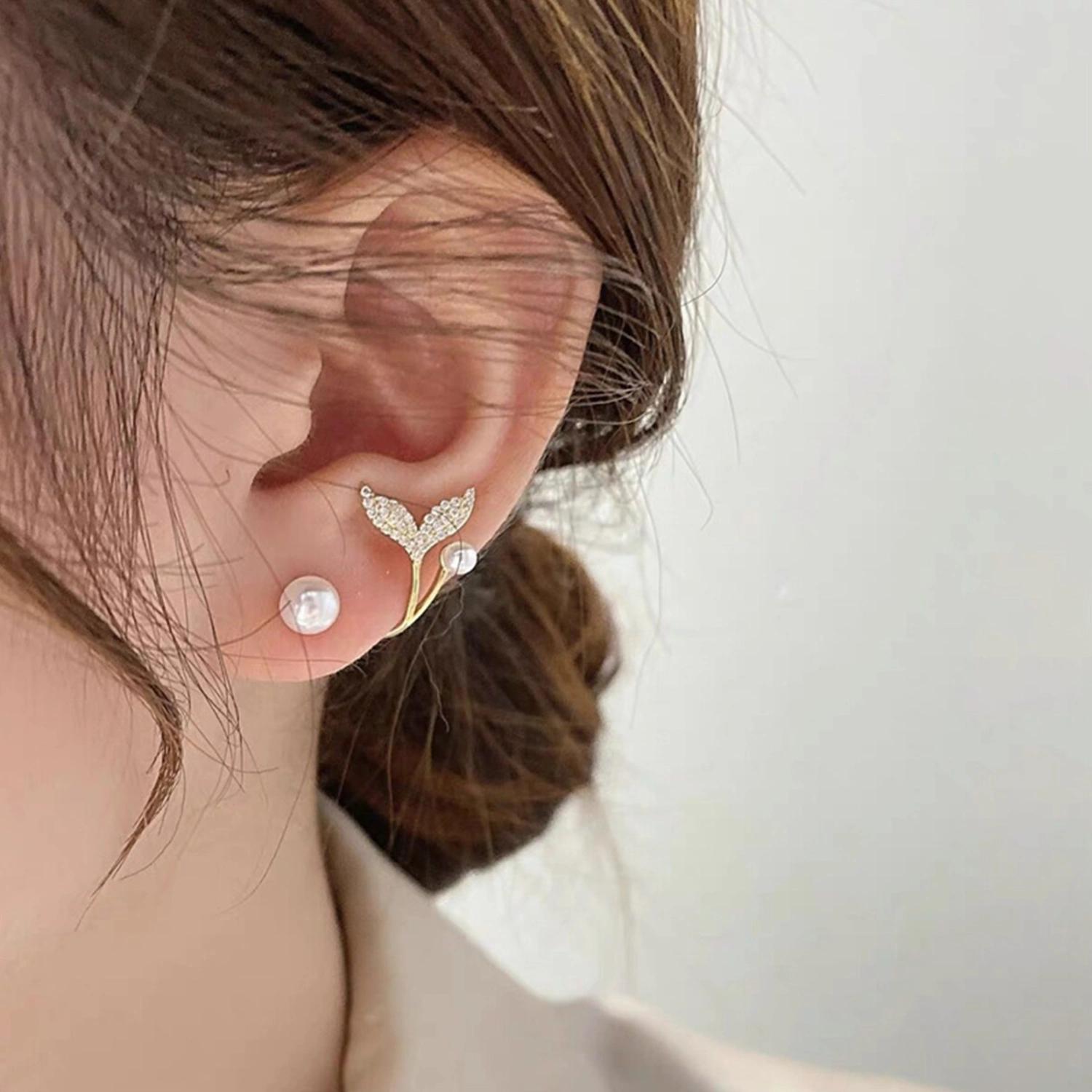 Women Fishtail Pearl Earring Elegant Silver Needle Earrings 