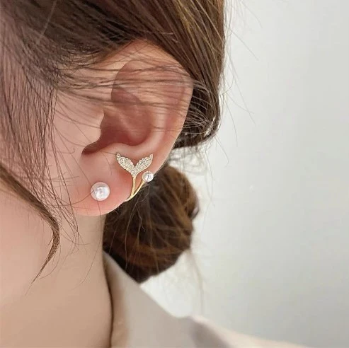 Women Fishtail Pearl Earring Elegant Silver Needle Earrings 