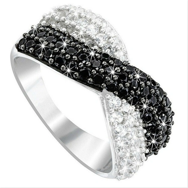 exquisite European and American ladies classic creative two-color black and white diamond ring Ring size:6-11