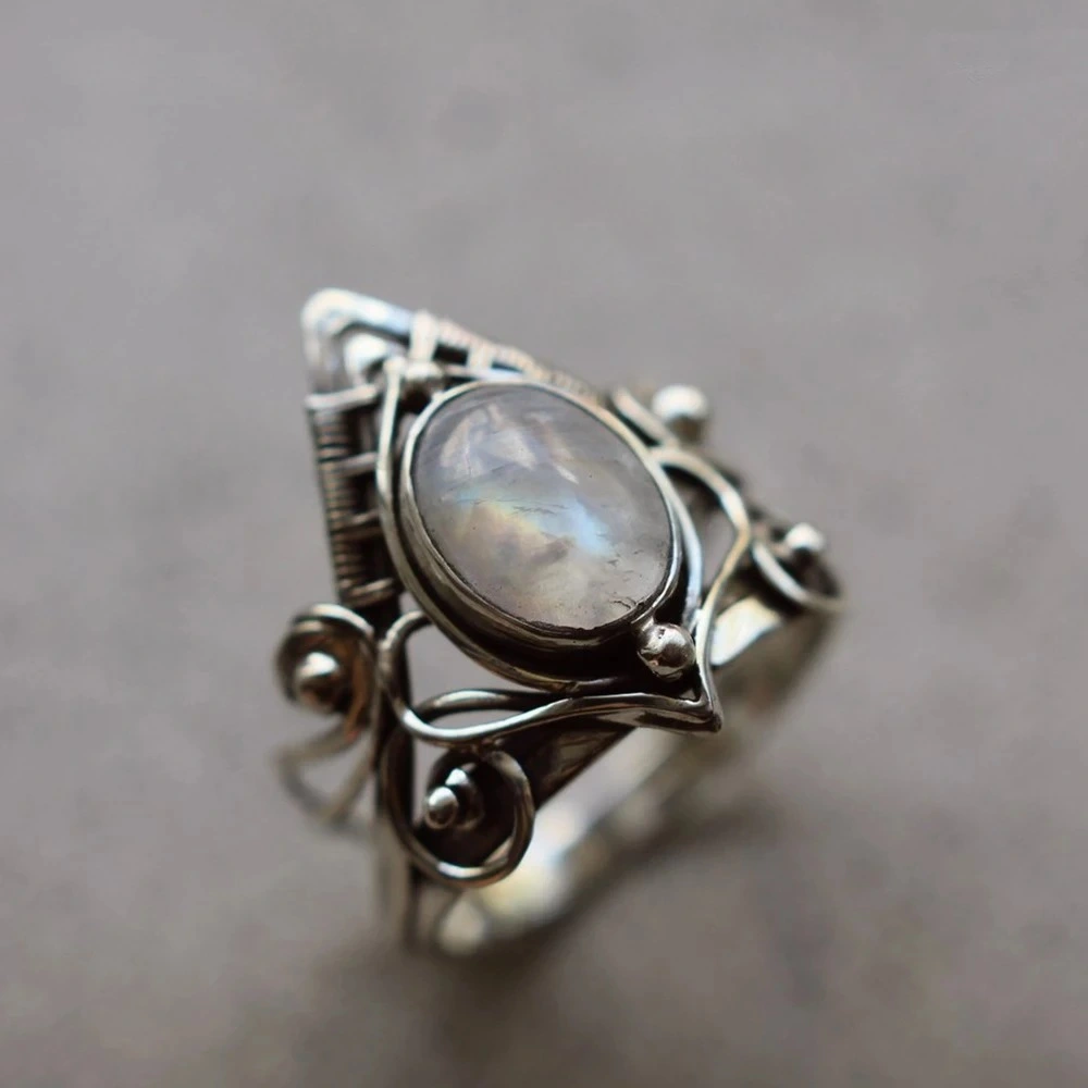 Vintage Fashion 925 Silver Moonstone Ladies Boho Antique Silver Ring Exquisite Jewelry Girls Ladies Gifts