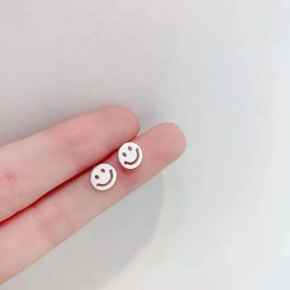 Stud Earrings Lightweight Cute Smiling Face Simple Decoration Couple Earrings for Men Women Smiling Face Stud Earrings