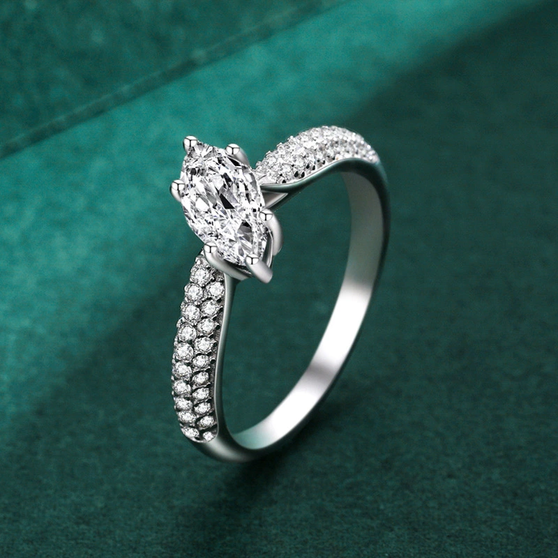 925 Sterling Silver Light Luxury Diamond Ring