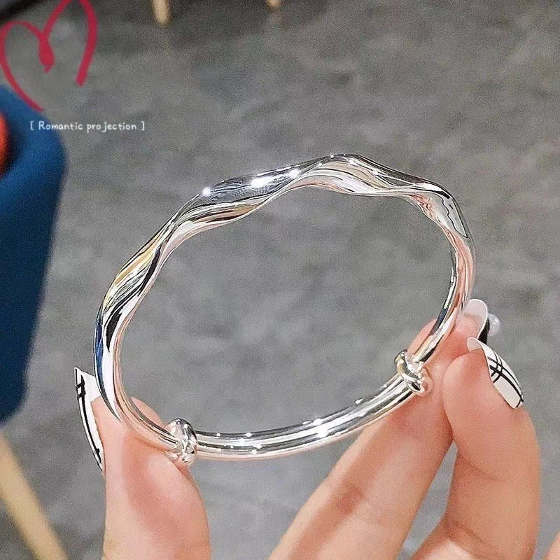 Simple Simple Mobius Twisted Bracelet For Women