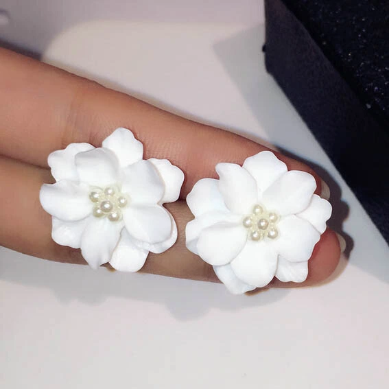 Anti-Allergy White Flower Fashion Earrings