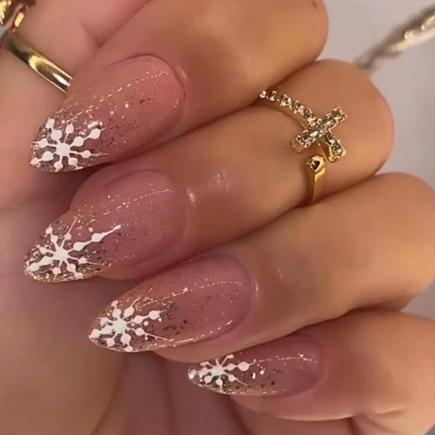 Press on Nails 24Pcs Medium Length Fake Nails with Snowflake Design