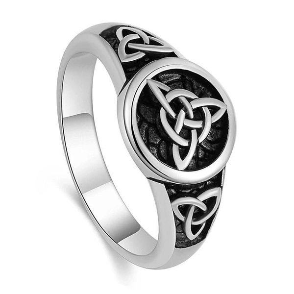 Personalized Vintage Classic Triquetra Triquetera Knot Ring for Men Women Retro Style Titanium Steel Irish Celtic Knot Rings US Size 7-12 Black Silver