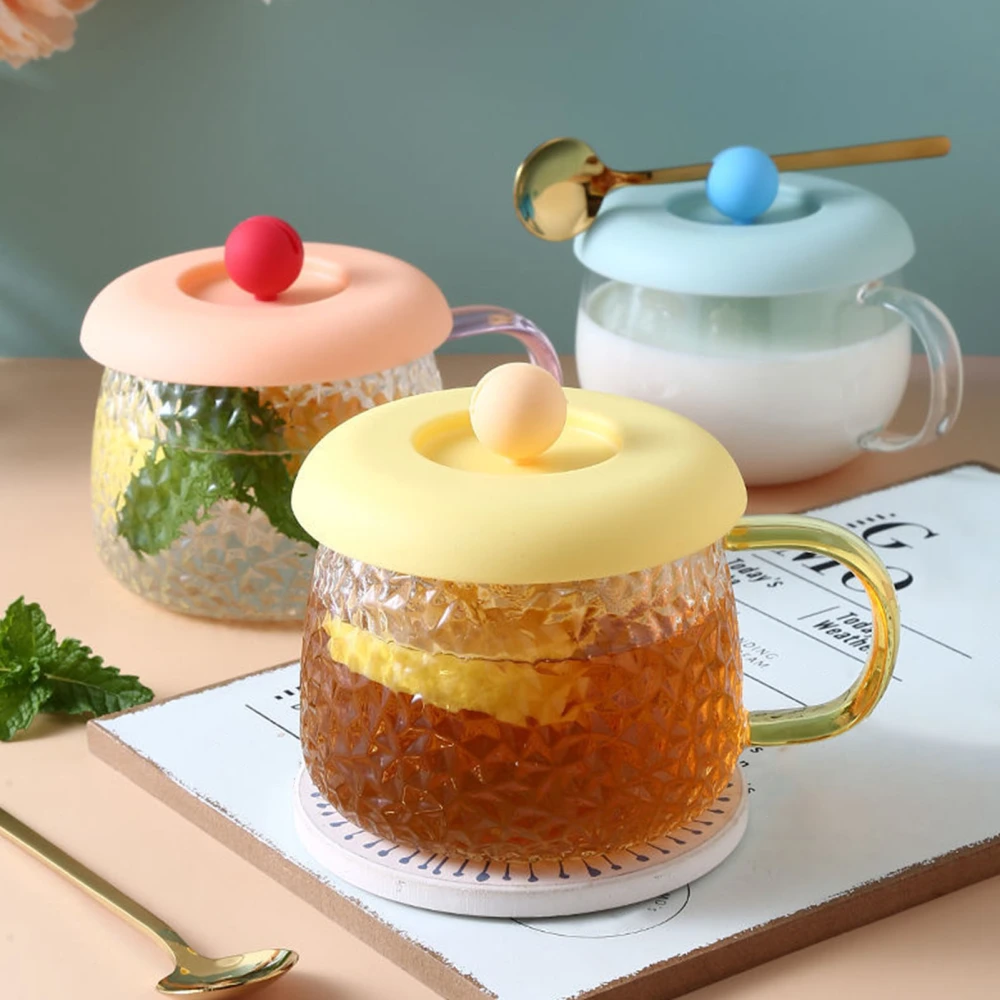 Silicone Cup Lid with Ball-shaped Handle Spoon Holder Food Grade Heat Resistant Dustproof Airtight Universal Round Teacup Glass Mug Cover 
    