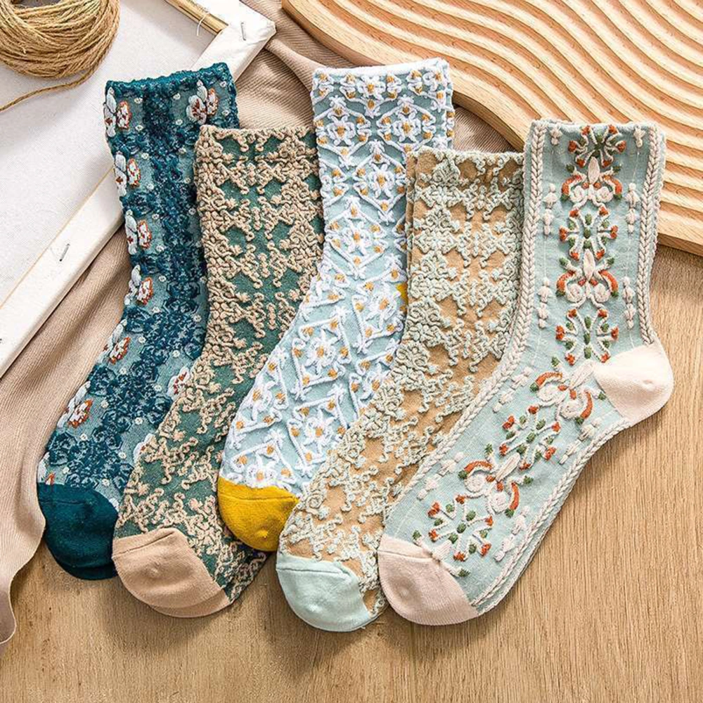 1 Pair Women Autumn Winter Tube Socks Retro Palace Style Embossed Jacquard Design Elastic Warm Mid-tube Holiday Socks