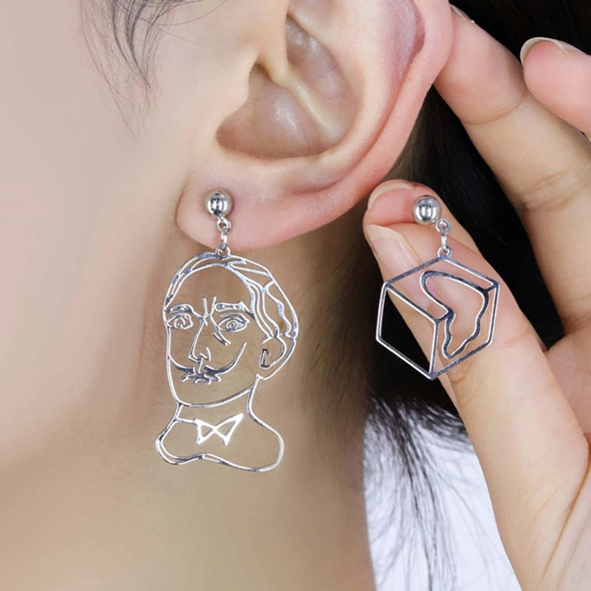 Women's Fashionable Asymmetric Geometric Earrings