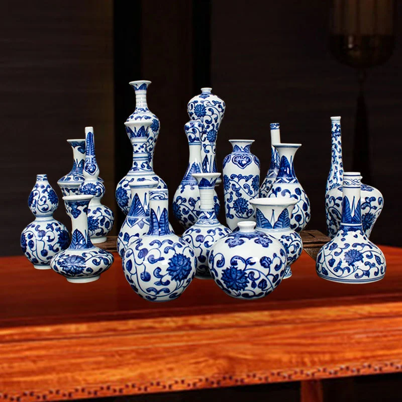 Jingdezhen Ceramic Small Vase Hydroponic Antique Shelf Ornament Hand-painted Blue And White Porcelain Bottle Souvenirs