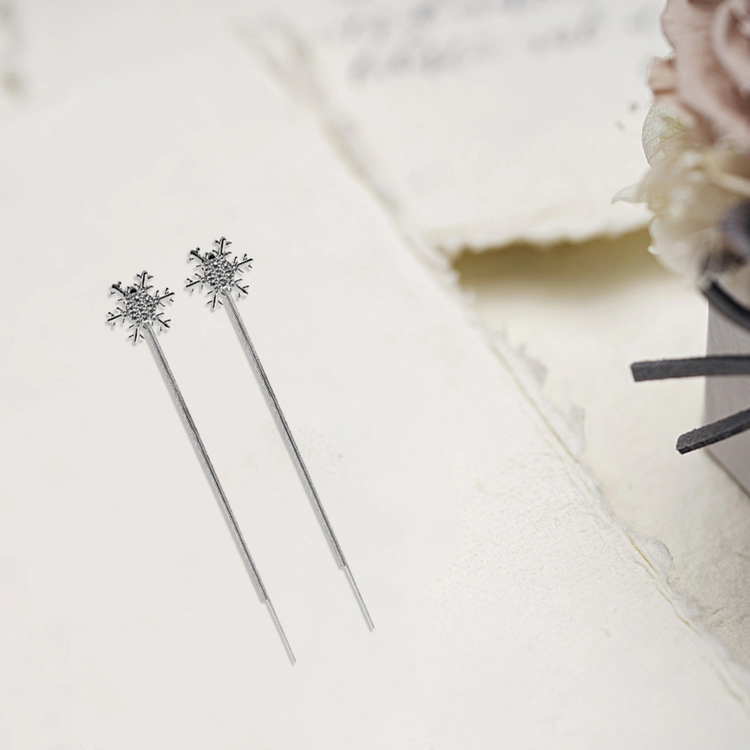Women Christmas Earrings, Exquisite Snow Tasseled Ear Studs Gift