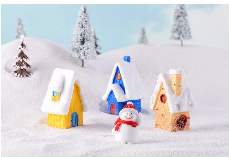 4Pcs Mini Village Decor Christmas Village House Resin Xmas House Landscape House Decor