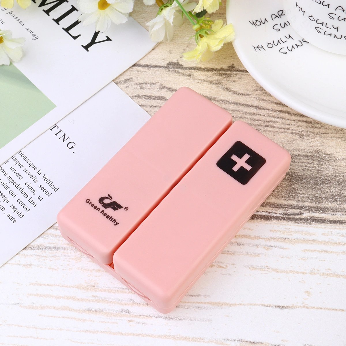2PCS Portable Weekly 7 Grids Pill Case Foldable Pill Subpackaging Box Household Travel Medicine Case Simple Magnetic Pill Container for Home Travel Use (White+Red)