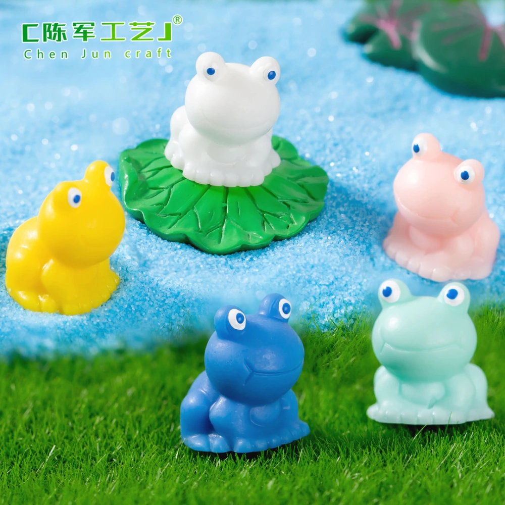 30pcs Resin Frog Decors Frog Office Decors Desktop Frog Craft Statues Decorative Frog Statue