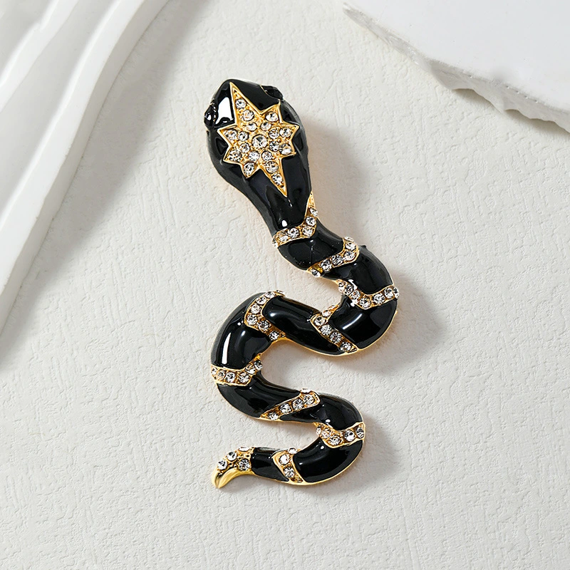 Snake Brooch Animal Lapel Pin Metal Lapel Pin Clothes Decoration Backpack Brooch for Suit Hat Shawl