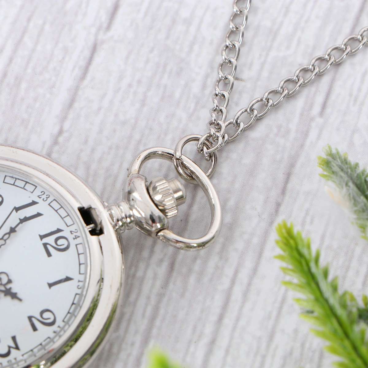Retro Roman Style Pocket Watch Practical Quartz Pocket Watch Pendant Watch Clothes Decoration Watch for Men Women (Silver)