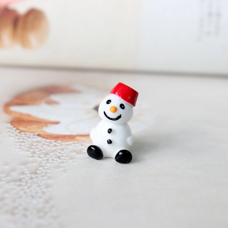 10pcs Christmas Resin Pendant Charms Mini Snowman Charms Miniature Ornaments