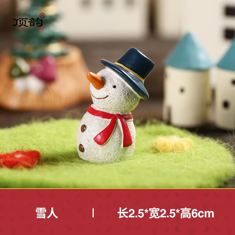 Adorable Christmas Decorations Miniature Christmas Themed Ornament Resin Craft Xmas Decor