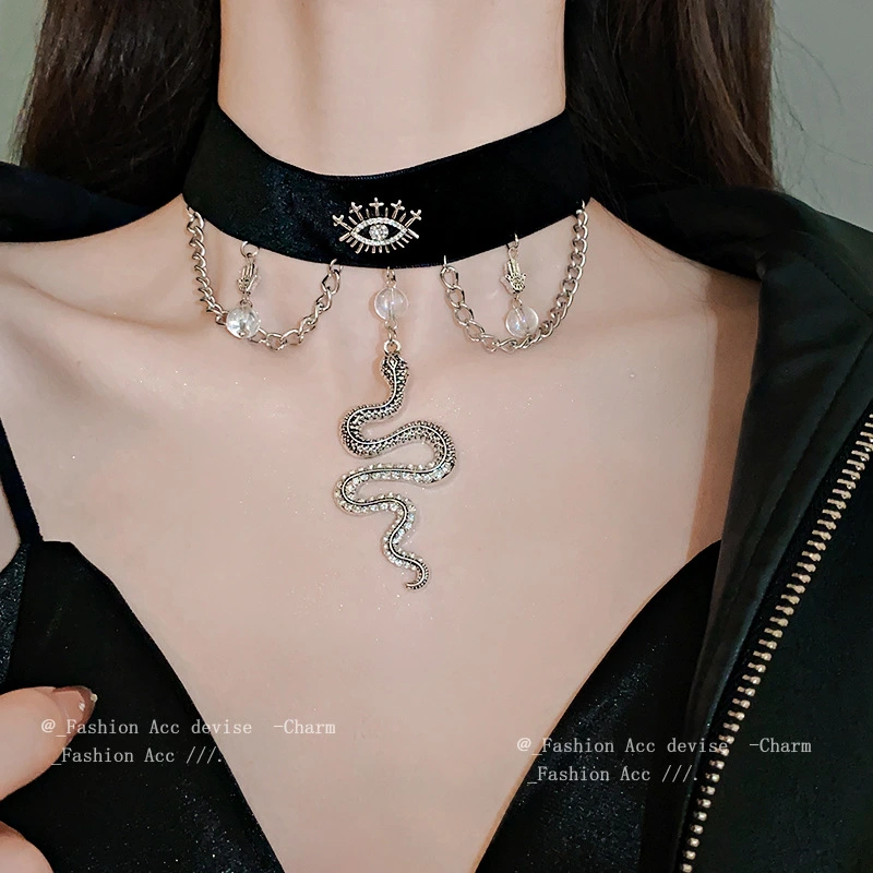 Womens Choker Snake Pendant Necklace Dainty Choker Teen Girls Fashionable Choker Necklace