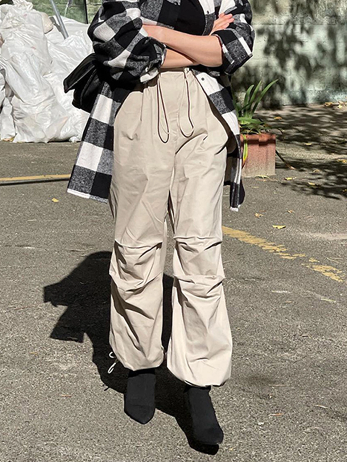 Women's Baggy Cargo Pants Drawstring Waist Solid Color Parachute Pants