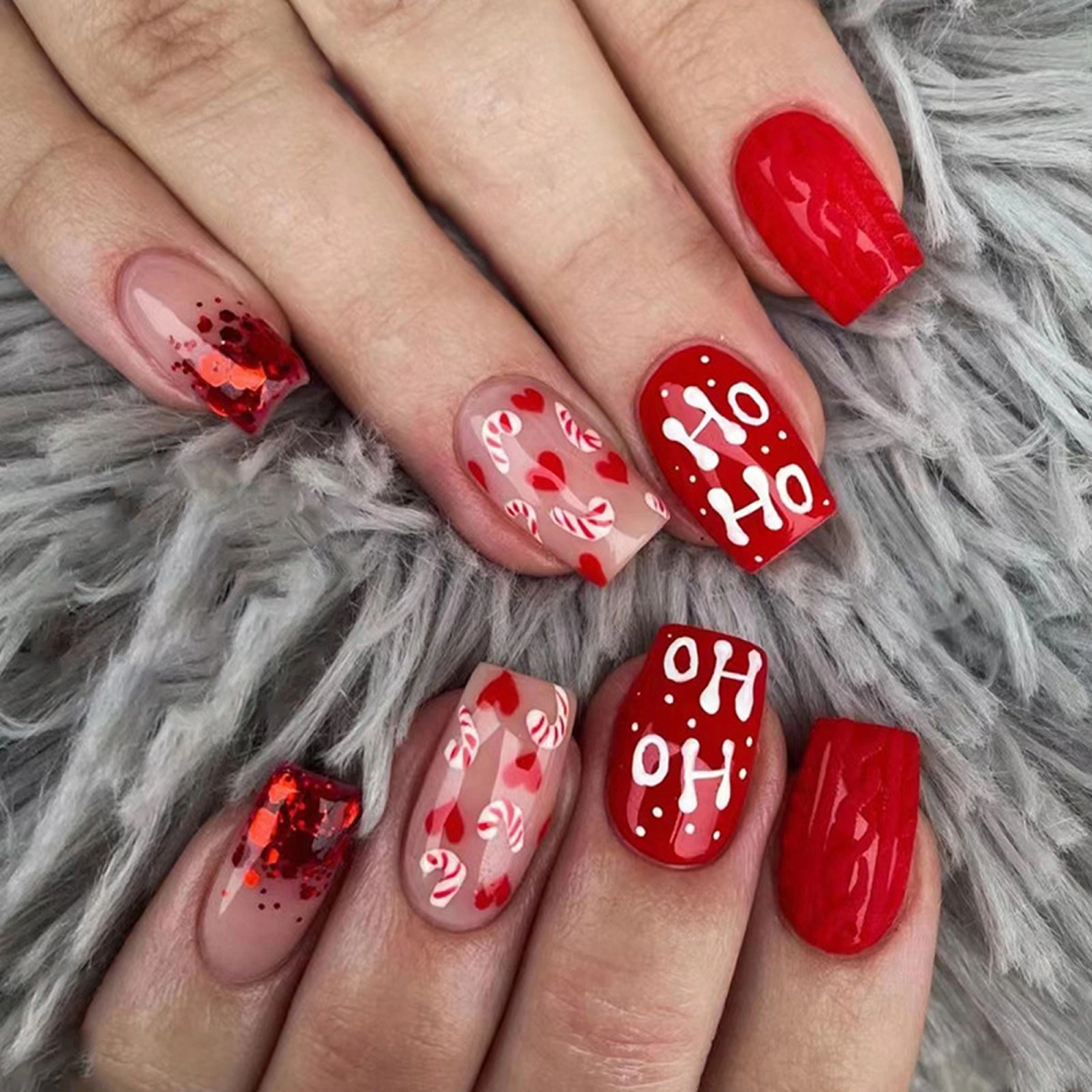 Christmas Press on Nails 24Pcs Short Fake Nails with Heart Design