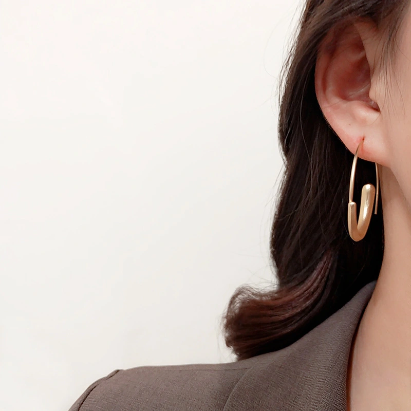 Exaggerated Retro Metal Earrings Female Personality Trend