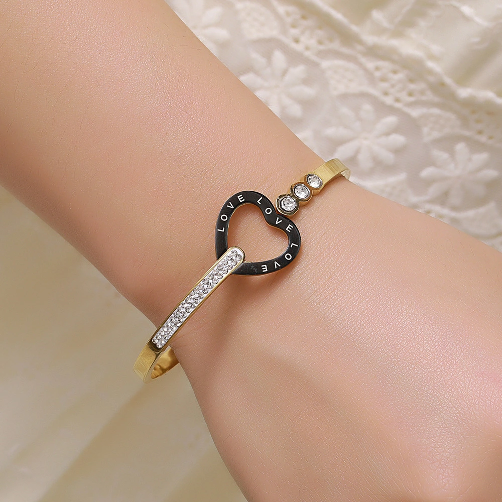 Women's Fashion Hollow Diamond Drop Oil Love Bracelet