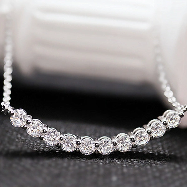 New Fashion Design Single Row Moissanite Pendant Necklace for Women 925 Sterling Silver Clavicle Necklace Bridesmaid Wedding Jewelry Party Lover Valentine Gift