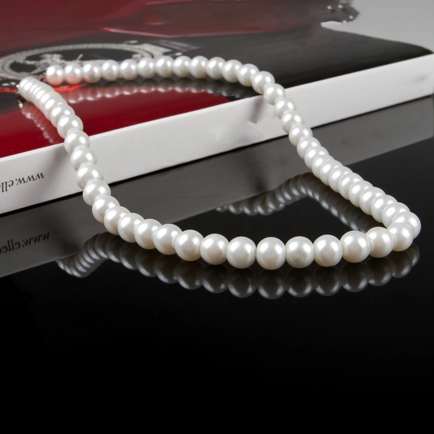 Necklace 8mm Imitation Pearls Elegant Women Metal Lobster Clasp Necklace for Dating