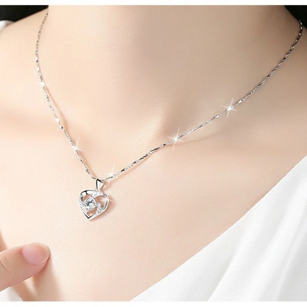 Heart-shaped diamond necklace sapphire light luxury fashion clavicle chain