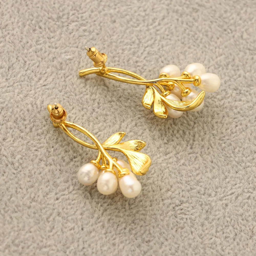 Grape Leaves Water Pearl Simplicity Temperament 925 Silver Pin Earrings Ears