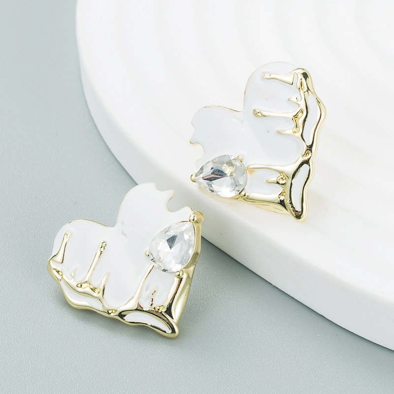 Fashionable Oil Dripping Alloy Diamond-embedded Love Heart Simplicity Elegant High-grade Earrings