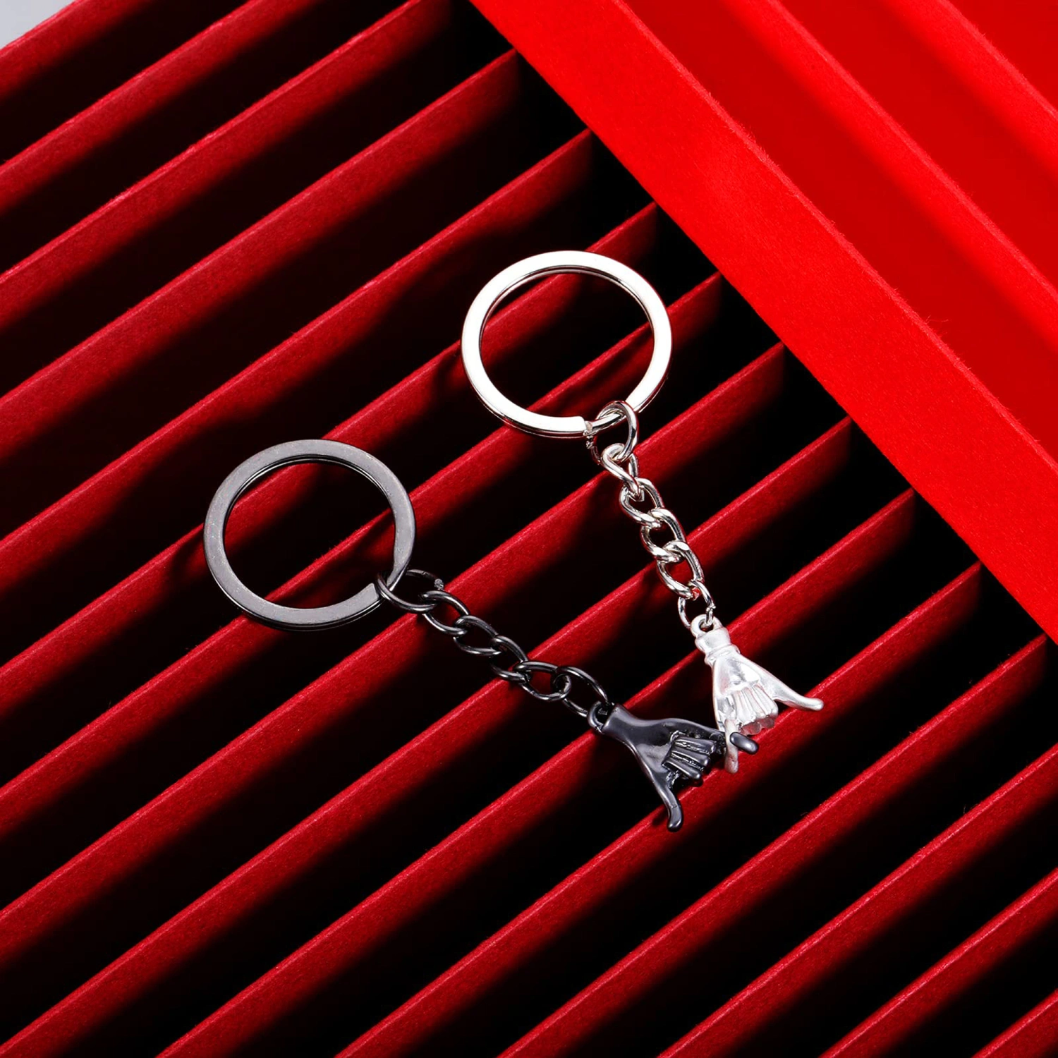 Valentine's Day Keychain Cute Hand in Hand Couples Key Ring Pendant