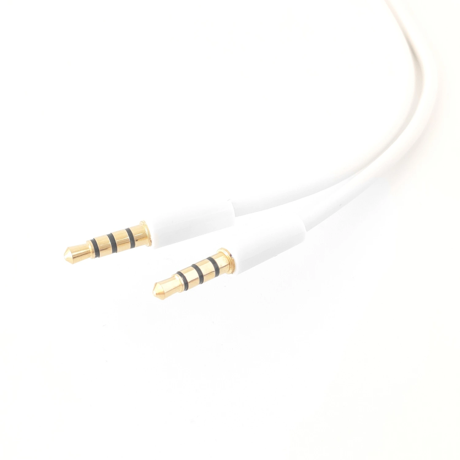 Public-to-public 4-section Universal Car Audio Cable