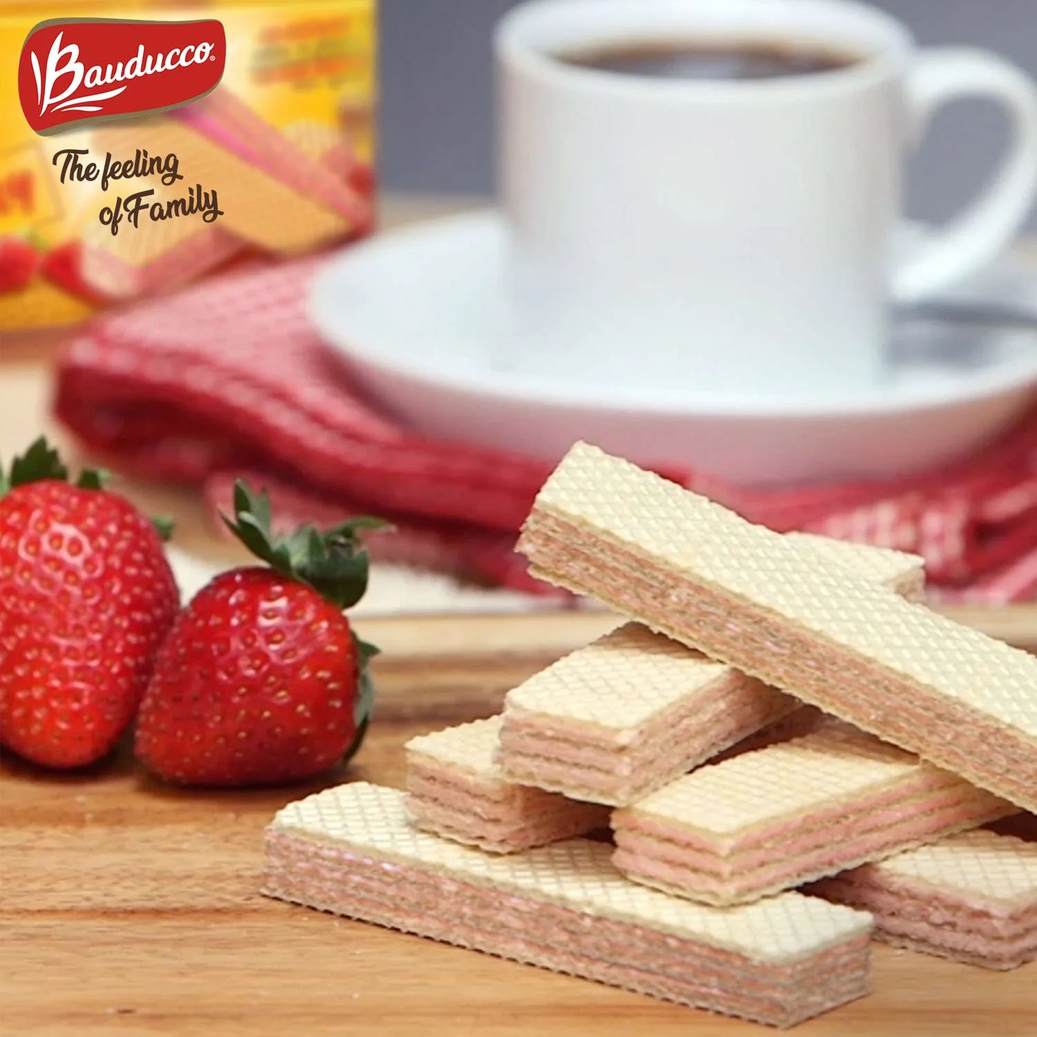 Bauducco Strawberry Wafers - Crispy Wafer Cookies With 3 Delicious, Indulgent, Decadent Layers of Strawberry Flavored Cream - Delicious Sweet Snack or Desert - 5.82oz (Pack of 1)