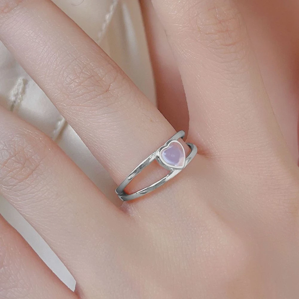 Design Sense S925 Silver Heart-shaped Natural Moonstone Ring