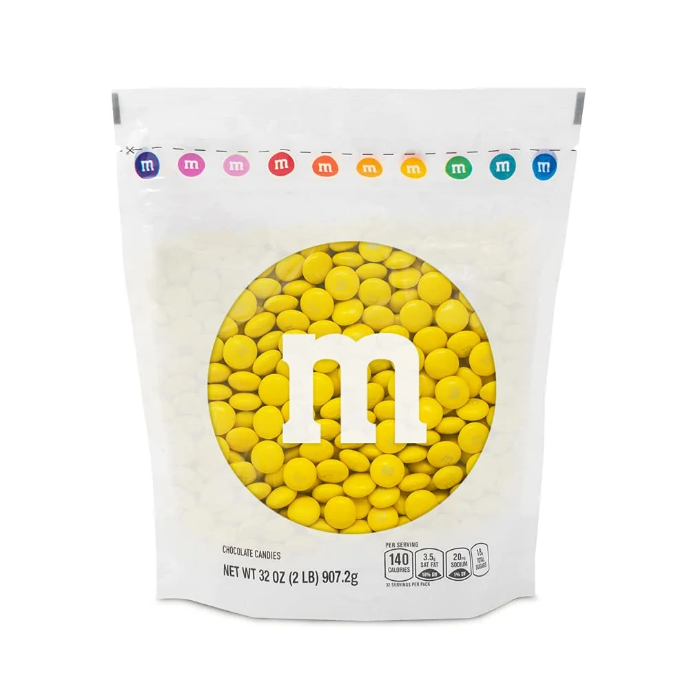 M&M'S Yellow Milk Chocolate Candy for Birthday Party Favors, Birthday Treats, Easter, Graduations, Dessert Buffets, Candy Bars, and more - Resealable 2 lbs Pack