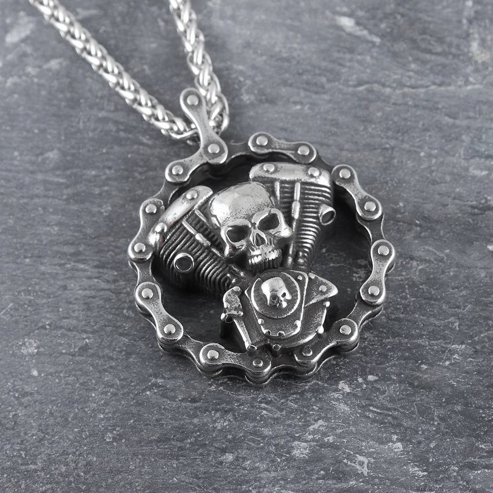 Domineering Titanium Steel Retro Punk Mechanical Skull Motorcycle Wind Pendant Necklace