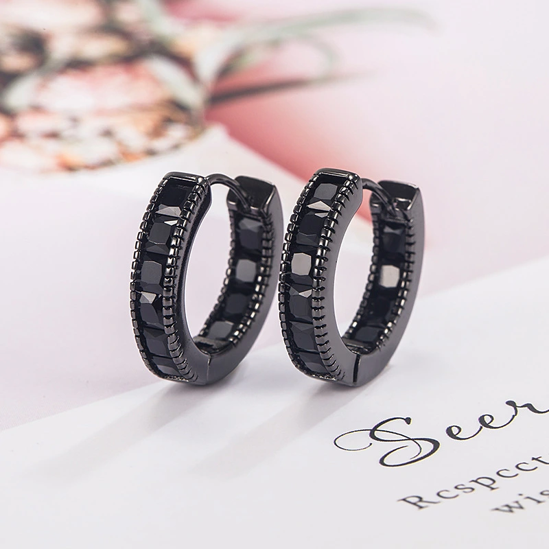Classic Zircon Simple Daily Matching Black Ear Clip