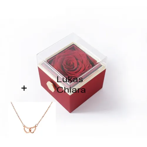 Lukas and Chiara engraved on necklace