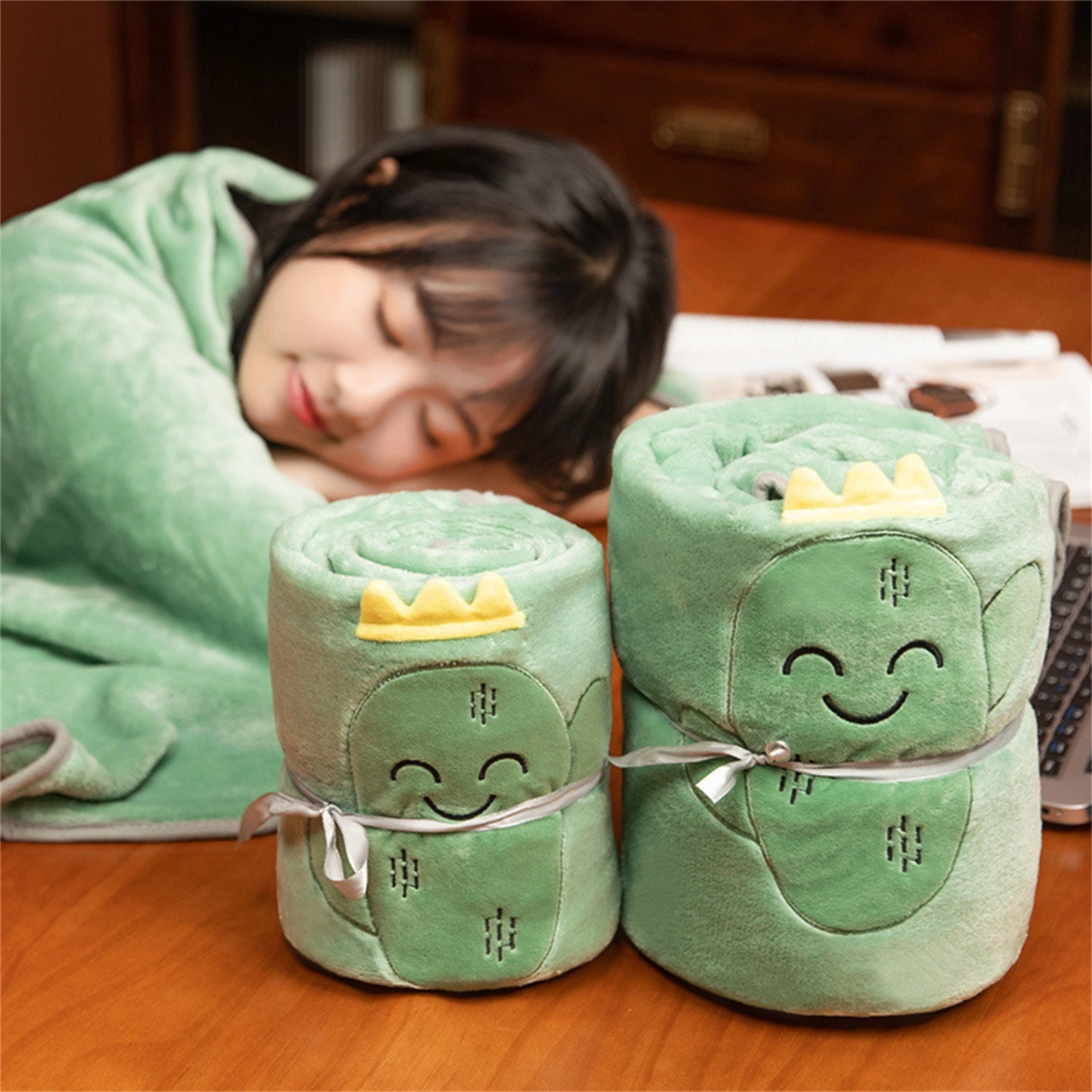 Cute Animal Embroidery Blanket, Soft Flannel Stuffed Throw Blanket