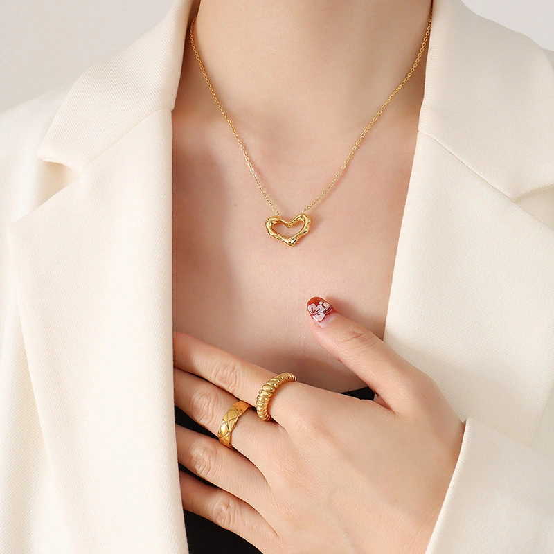 Qixi Women's Peach Heart Pendant Titanium Steel Necklace