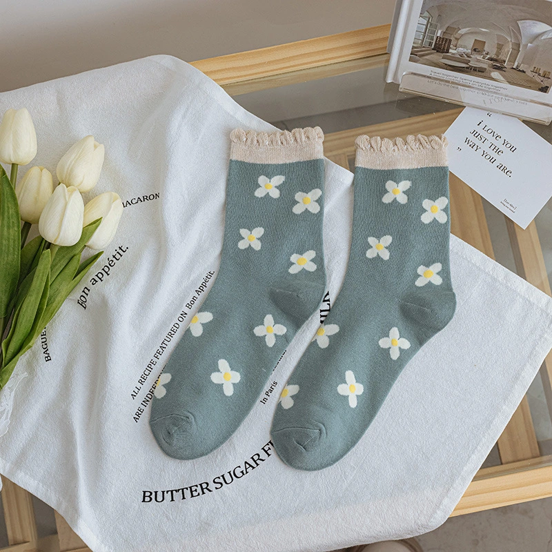 Women's Vintage Small Flower Mid-calf Ins Pure Cotton Breathable Socks