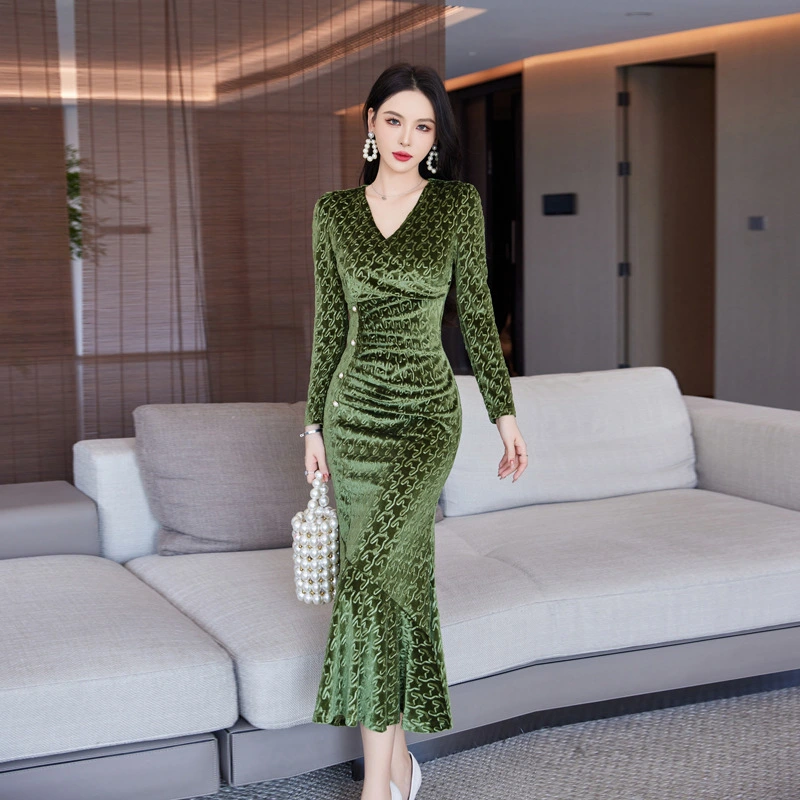 Elegant Slim-fit Slimming V-neckline Mid-length High-end Popular Velvet Fishtail Skirt