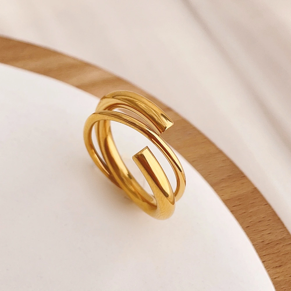 Special-interest Design Lines Twist Pattern Ring Design Sense