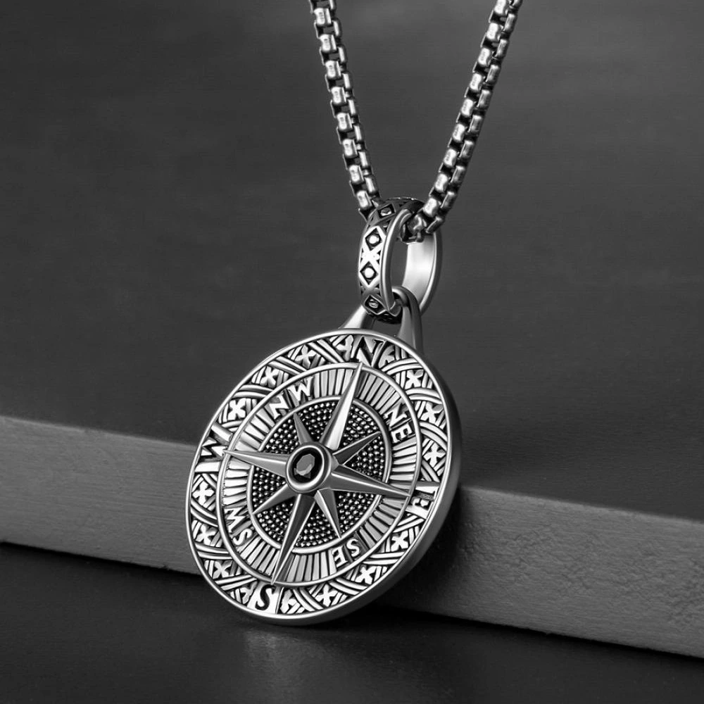 Vintage Compass Pointer Pendant Pendant Men's Hip Hop Necklace