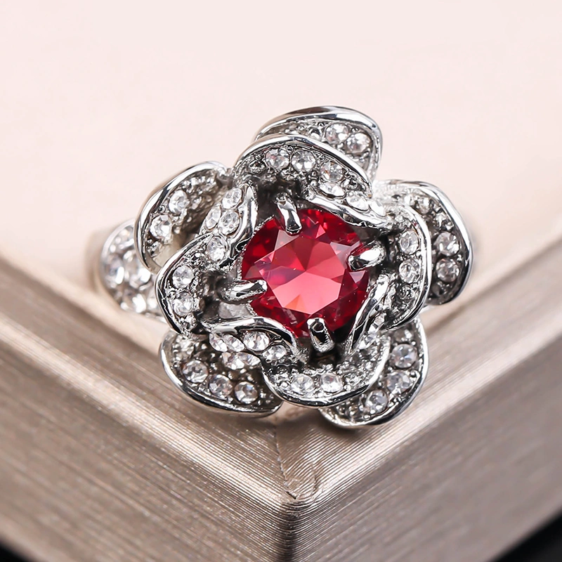 Creative Zircon Ladies Lucky Flower Gemstone Ring